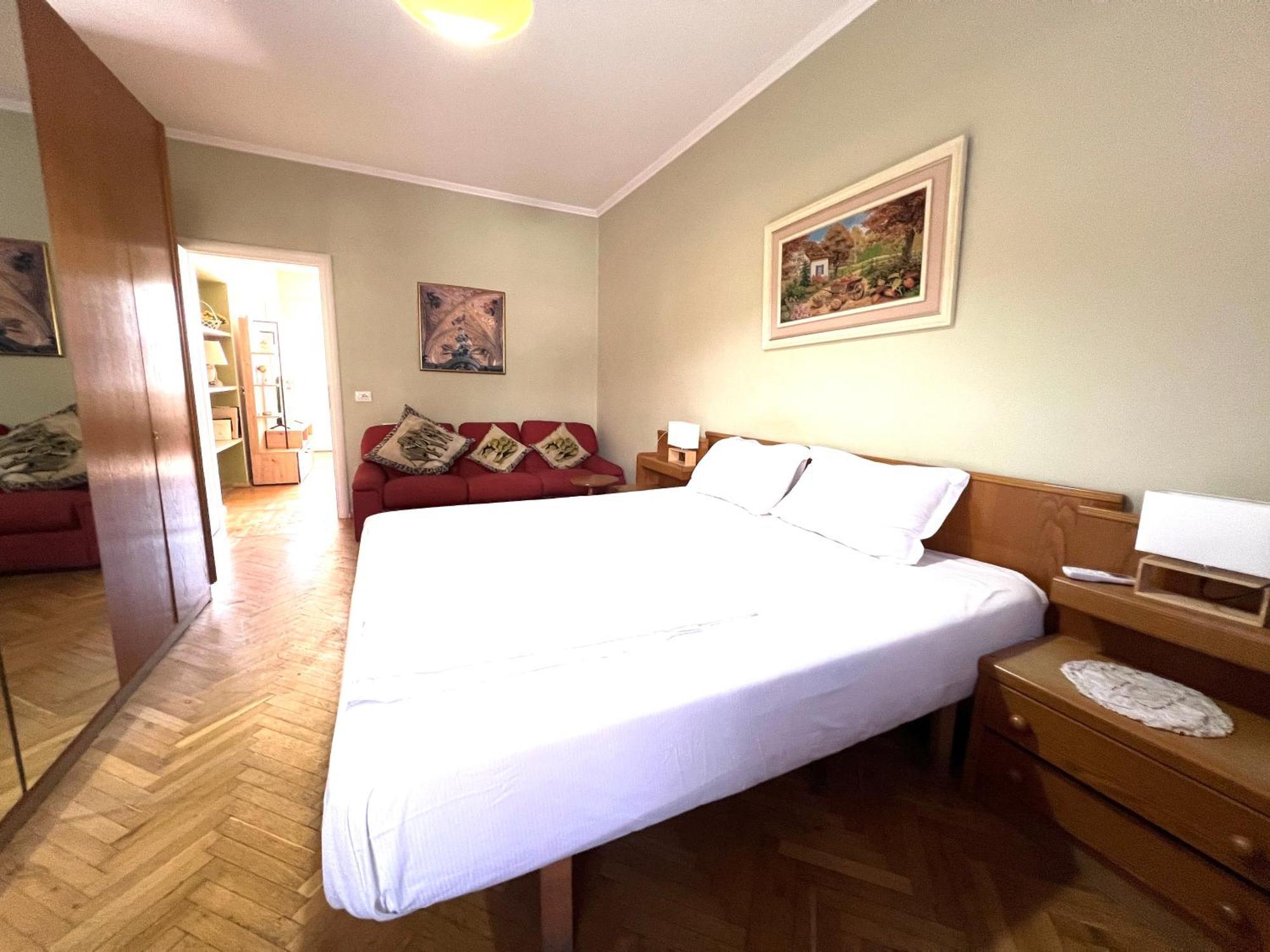טיראנה Vintage Apartment In Center מראה חיצוני תמונה