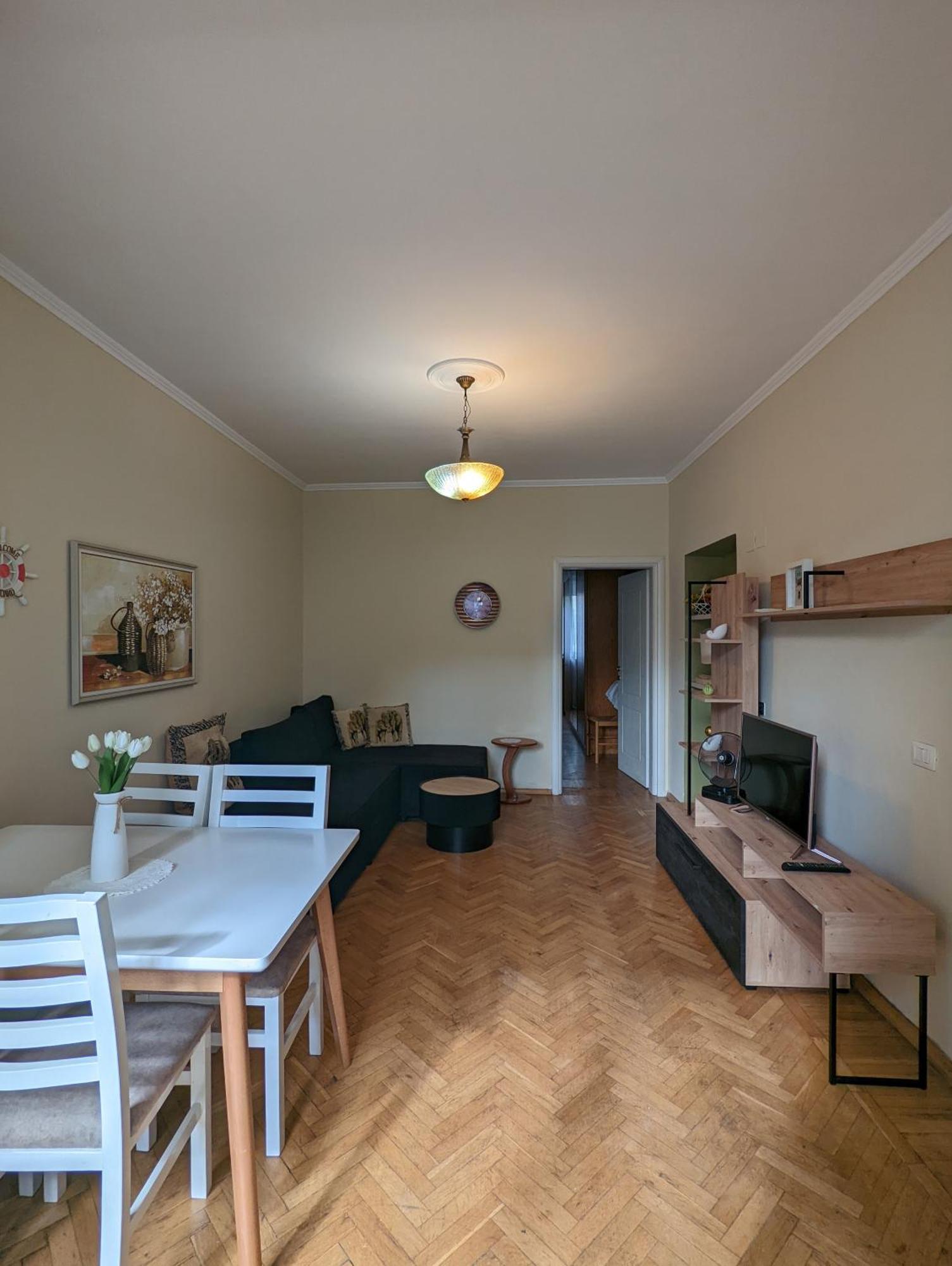 טיראנה Vintage Apartment In Center מראה חיצוני תמונה