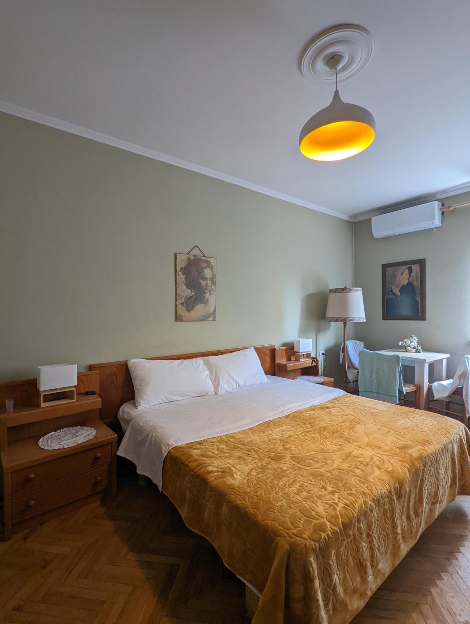 טיראנה Vintage Apartment In Center מראה חיצוני תמונה